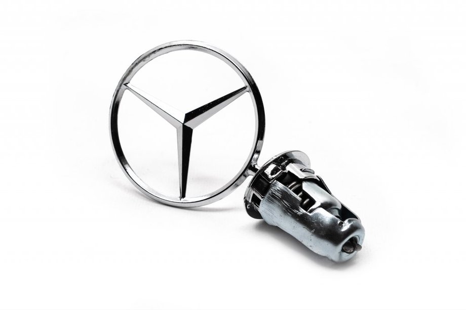 Mercedes W123 1975-1986 Emblem Ziel Image