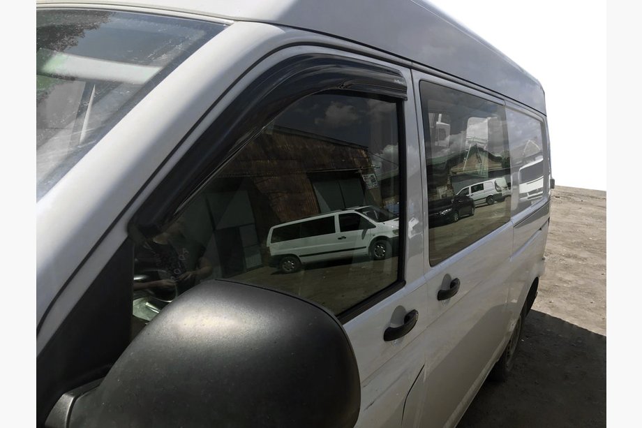 Volkswagen T5 Caravelle 2004-2010 Windabweiser (2 Stk, MyRacing) Image