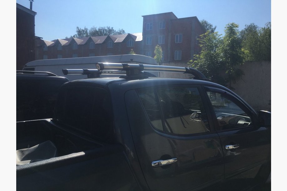 Mitsubishi L200 2006-2015 Schwarze Dachreling mit Querträgern Foto 4