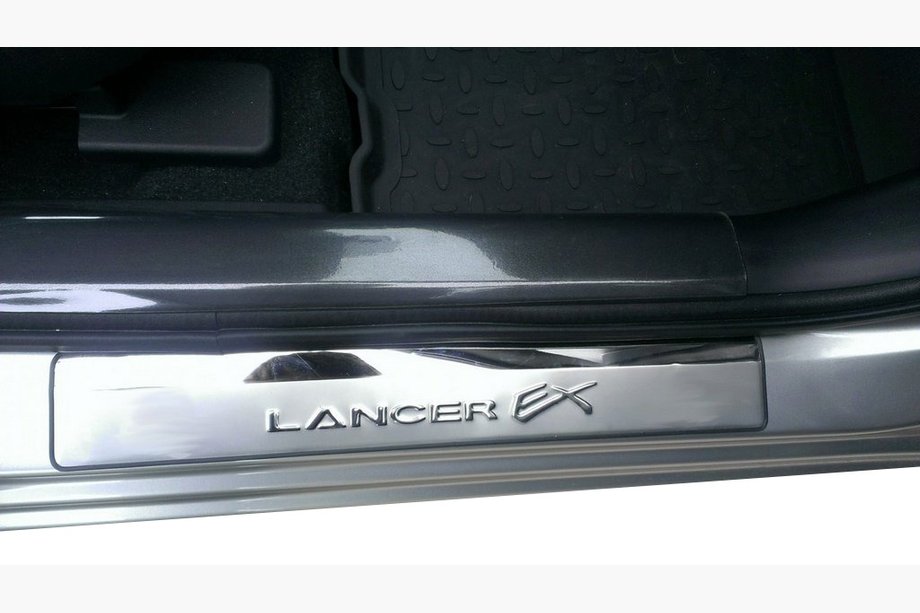Mitsubishi Lancer X 2008- Angebot!! Einstiegsleisten Lancer EX Image