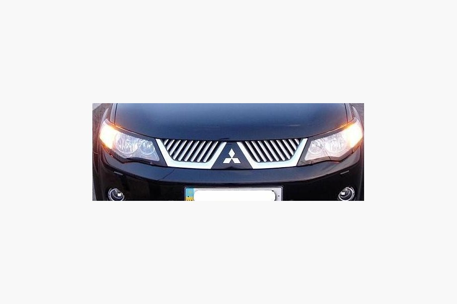 Mitsubishi Outlander 2006-2012 Grillabdeckungen Edelstahl (2006-2010) Foto 1