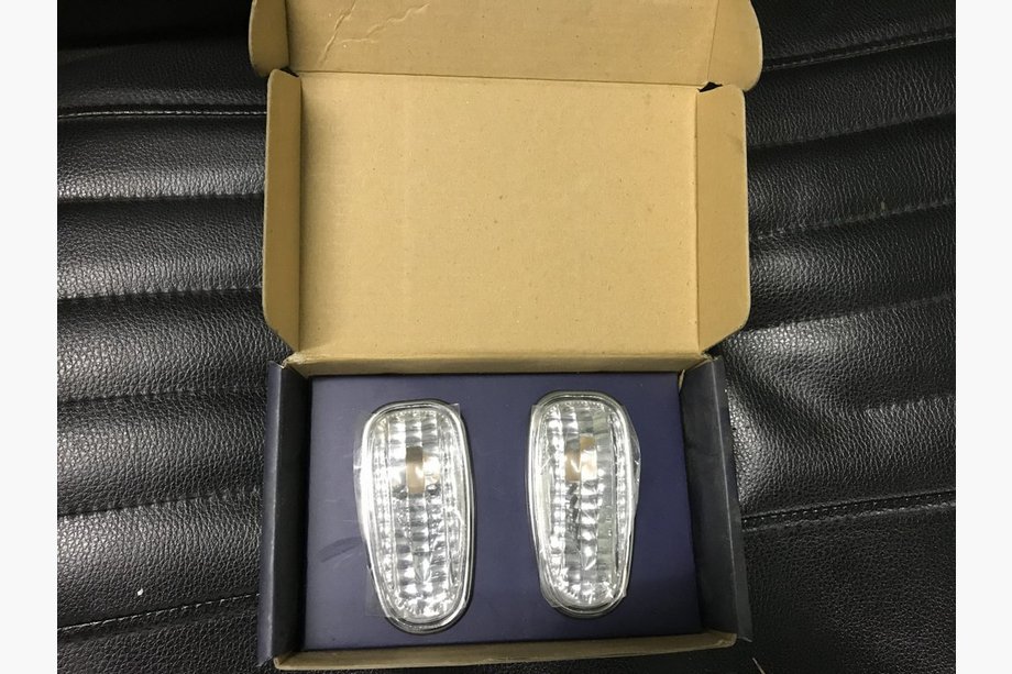 Mercedes C-class W202 1993-2001 Seitliche Blinker (2 Stk) Image