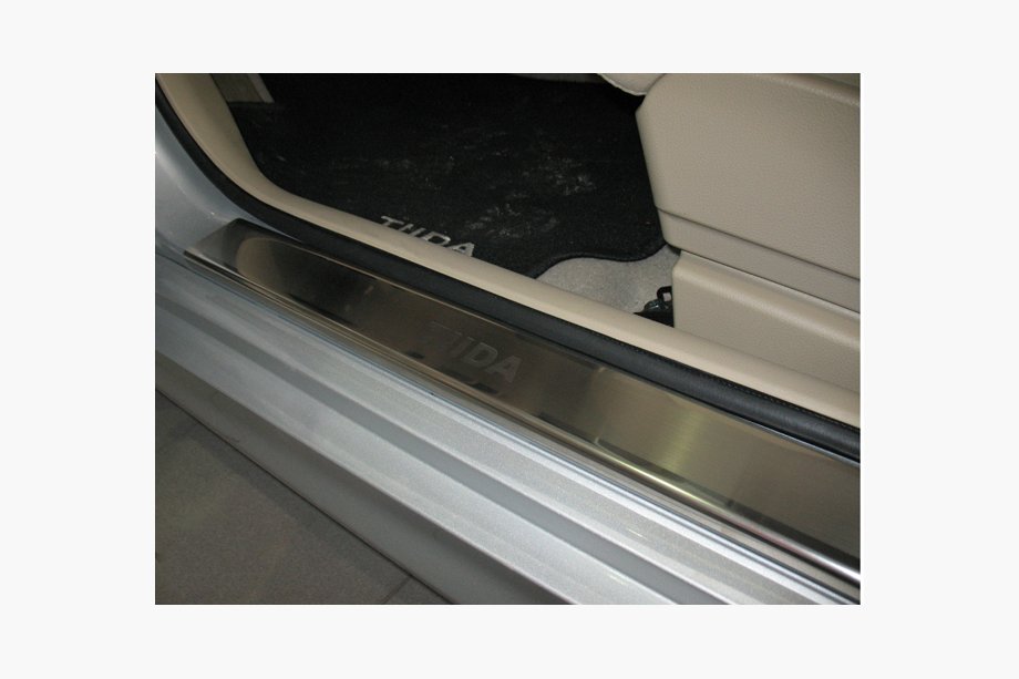 Nissan Tiida 2004-2011 Einstiegsleisten Abdeckungen Nataniko (4 Stk., Edelstahl) Premium - 3M Klebeband, 0.8 mm Image