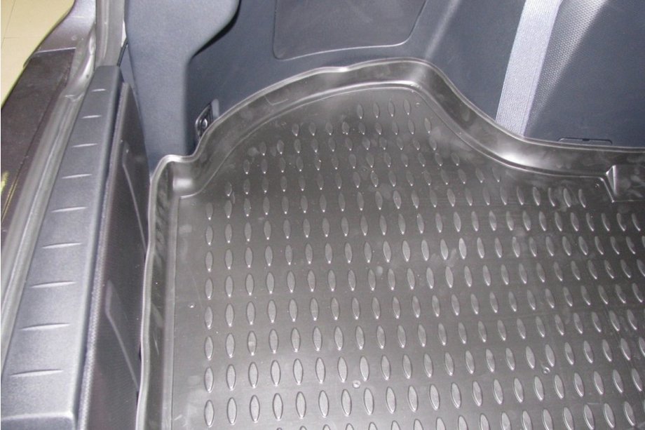 Citroen C-Crosser 2007-2013 (2007↗) Gummi Kofferraumwanne (Novline) SUV Image