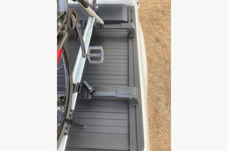 Toyota Hilux 2015- Dachträger Querträger (für Originalbefestigungspunkte) Schwarz Image