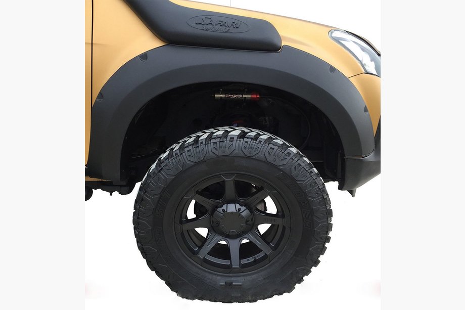 Isuzu D-Max 2011-2019 Kotflügelverbreiterungen Image