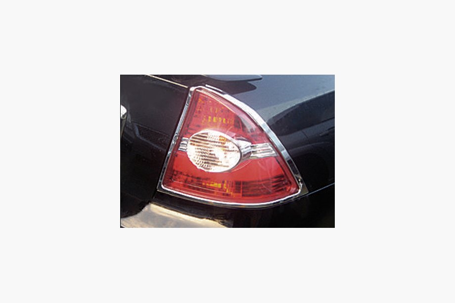Ford Focus II 2005-2008 Chrom Blenden für Rückleuchten (Edelstahl) 2 Stk. Image