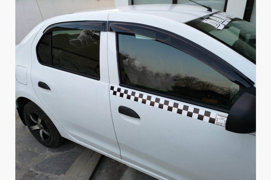 Dacia Sandero 2013-2020 Windabweiser (4 Stk, Niken) Image