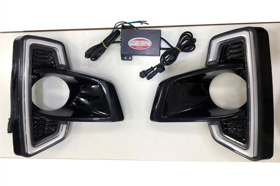 Toyota Hilux 2015- LED-Nebelscheinwerfergitter (2 Stk) Image