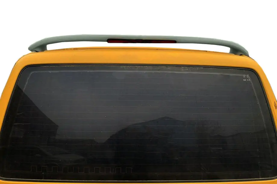 Volkswagen T4 Caravelle/Multivan 1990–2003 Dachspoiler mit Bremslicht Isikli (grundiert zum Lackieren) Image