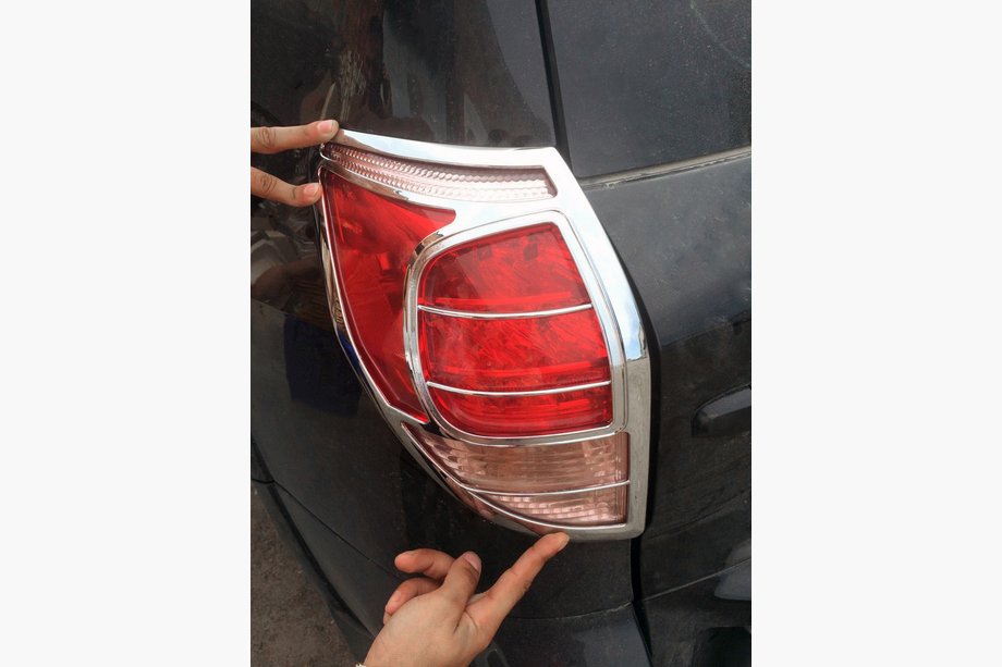 Toyota Rav 4 2006-2013 Rückleuchten Blenden 2006-2009 (2 Stk, Kunststoff) Image