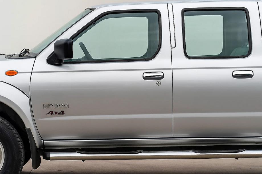 Nissan NP300 1999-2015 Chrom Türgriffblenden (2 Stk., Edelstahl) Foto 2