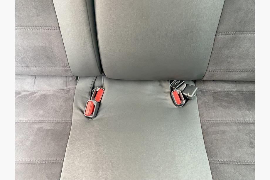 Suzuki Vitara 2015- Autositzbezüge Kunstleder+Stoff+Alcantara Antara A001 (kompletter Innenraum) Foto 6