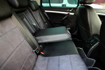Skoda Octavia II A5 2006-2010 Autositzbezüge Kunstleder+Stoff+Alcantara Antara A001 (kompletter Innenraum) Foto 4