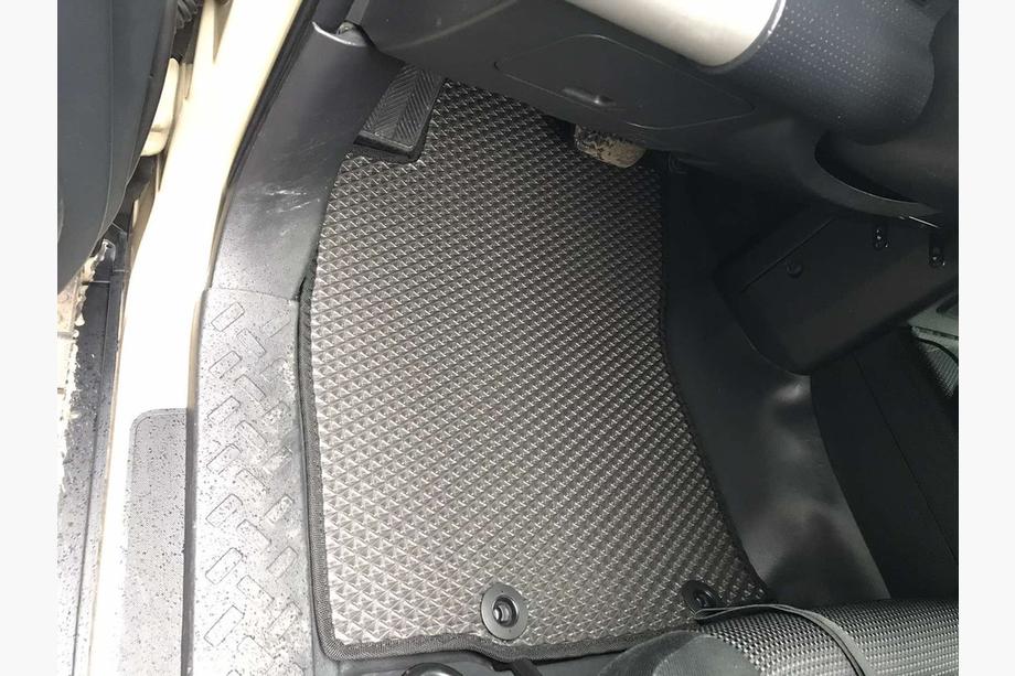 Toyota FJ Cruiser 2006-2022 EVA Fußmatten (schwarz) Image