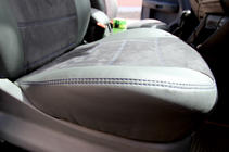 Volkswagen Caddy 2010-2015 Autositzbezüge Kunstleder+Stoff+Alcantara Antara A001b (Komplettset) Foto 13