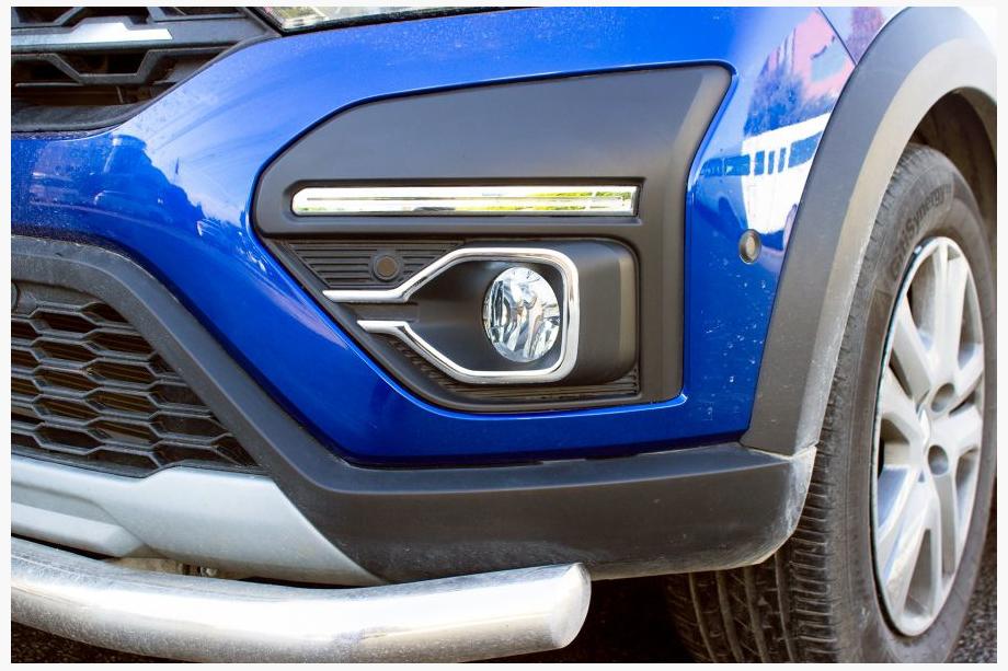 Dacia Sandero 2021- Chrom Blenden für Nebelscheinwerfer (2 Stk, Edelstahl) Image