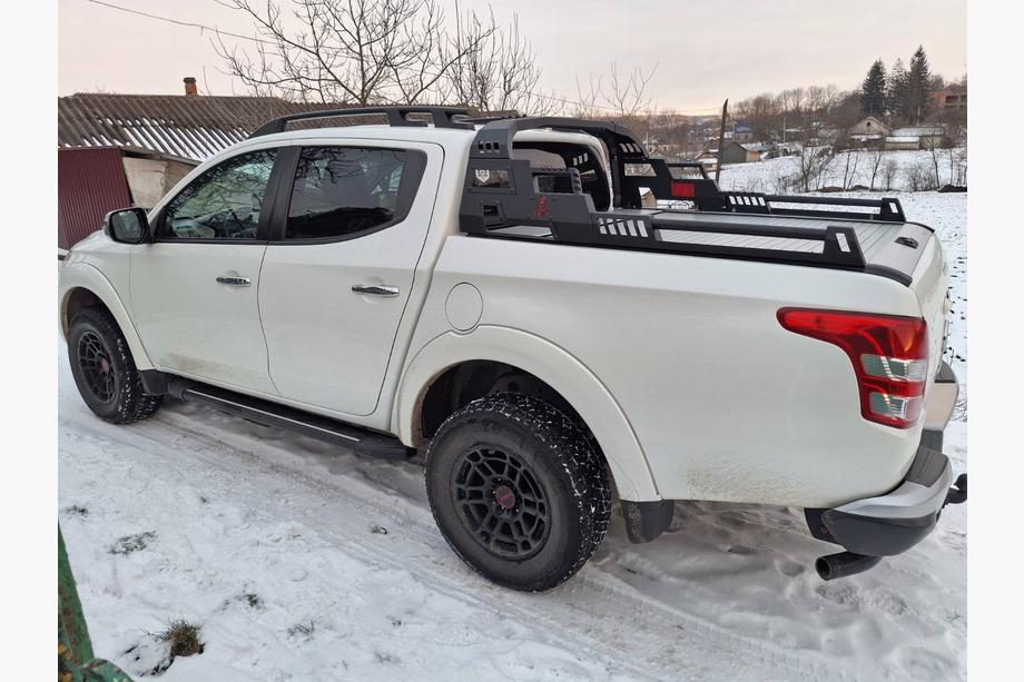 Mitsubishi L200 2015-2024 Überrollbügel Dakar Image
