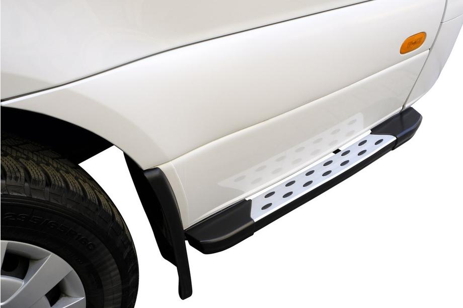 Mercedes Sprinter W907/W910 2018- Seitenschweller DOT-Line hinter dem Rad (2 Stk., Alu) 114cm Image