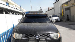 Mitsubishi L200 2015-2024 Windschutzscheibenblende (Meliset LED) Foto 2