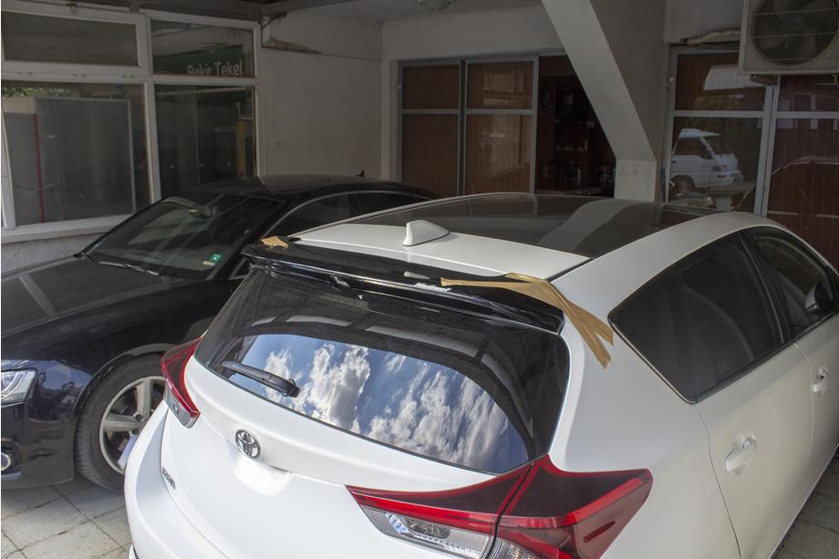 Toyota Auris 2012-2018 Heckspoiler (grundiert zum Lackieren) Foto 4