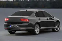 Volkswagen Passat B8 2015-2023 Chromleiste über dem Kennzeichen SD (OmsaLine, Edelstahl) Foto 1