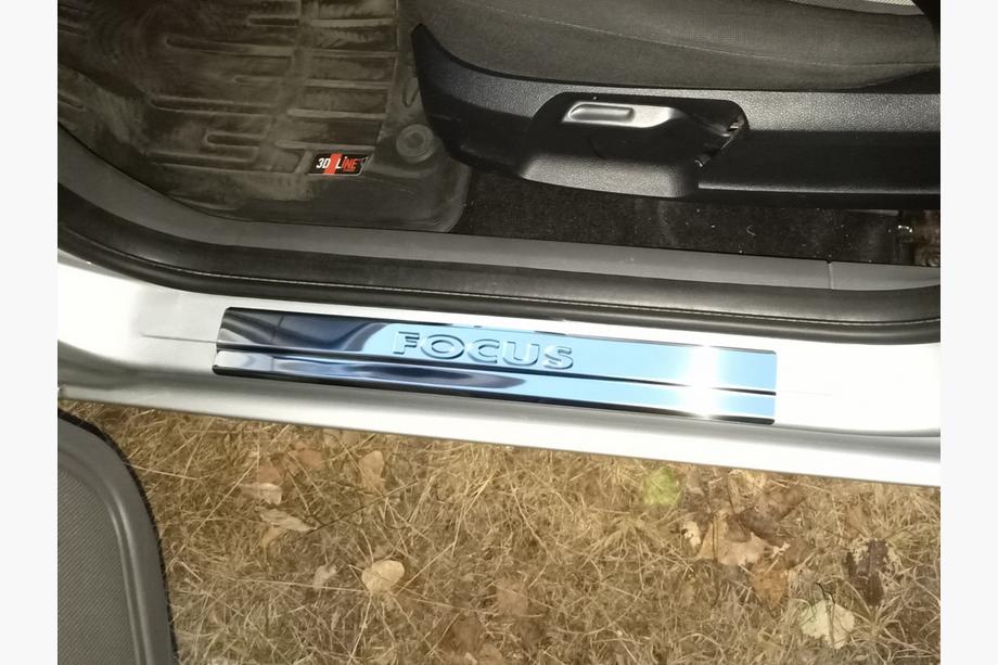Ford Focus III 2011-2017 Einstiegsleisten Edelstahl Carmos V2 (4 Stk.) Image