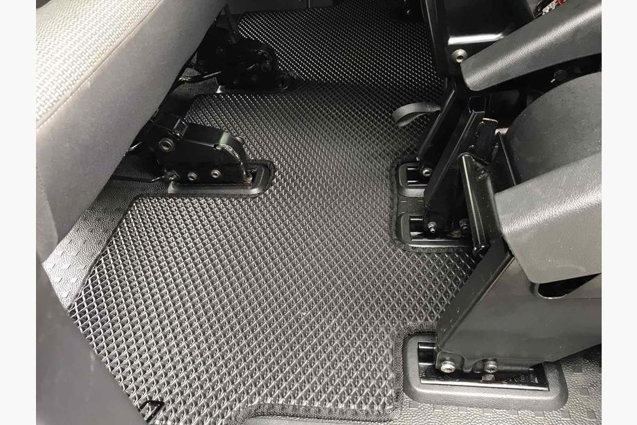Volkswagen T5 2010-2015 EVA V2 Fußmatten (Langversion, kompletter Innenraum, schwarz) Image