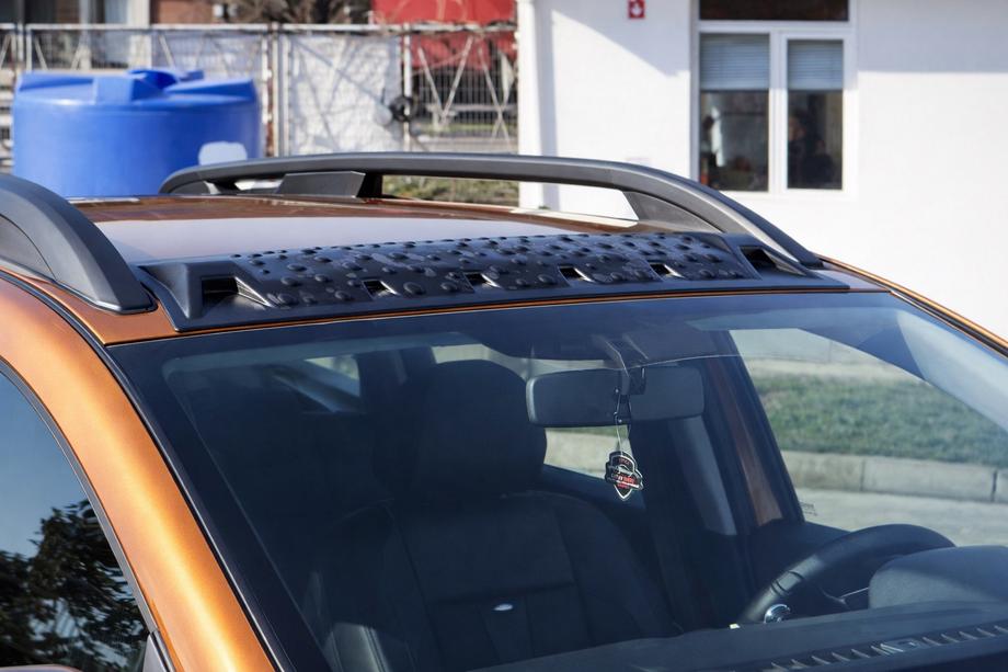 Dacia Duster 2018-2024 Windschutzscheibenblende EuroCap Image