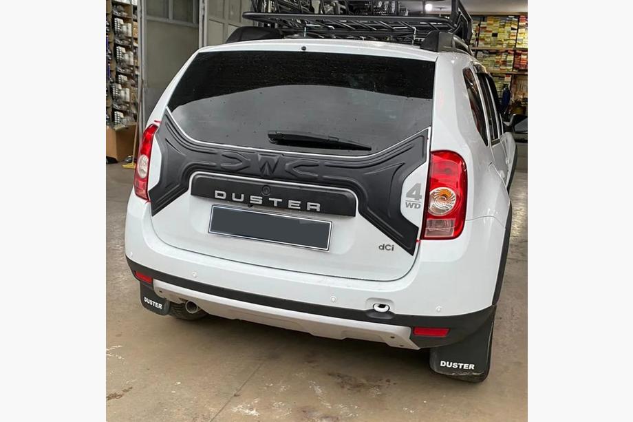 Dacia Duster 2008-2018 Kunststoff Kofferraumabdeckung Image