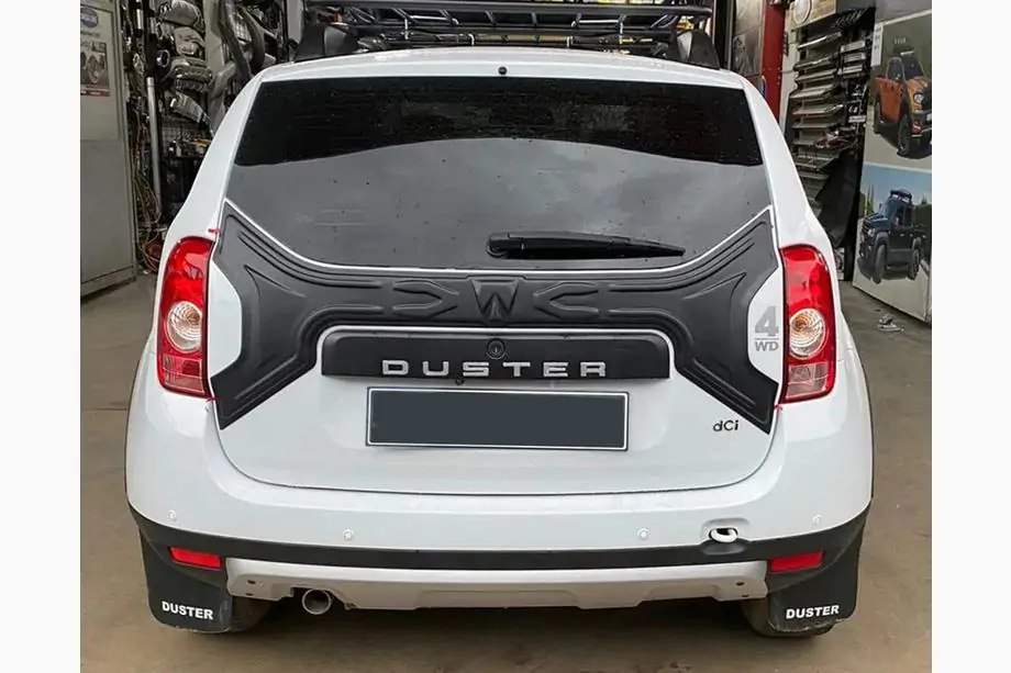 Renault Duster 2008–2017 Kunststoff Kofferraumabdeckung Foto 1