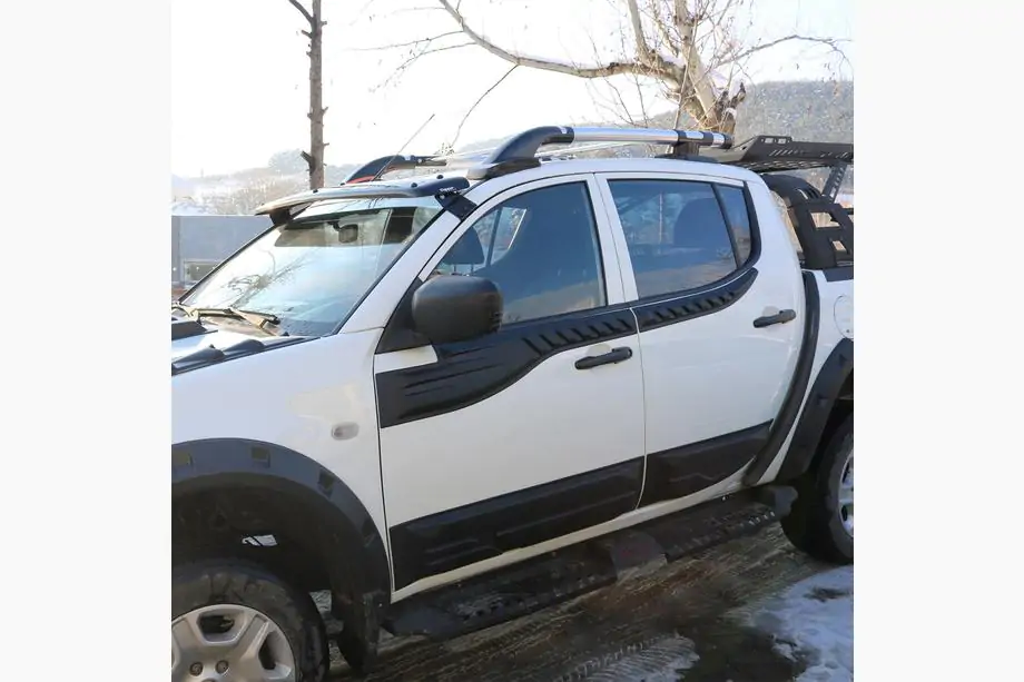 Mitsubishi L200 2006-2015 Obere Türleisten (4 Stk, ABS) Image