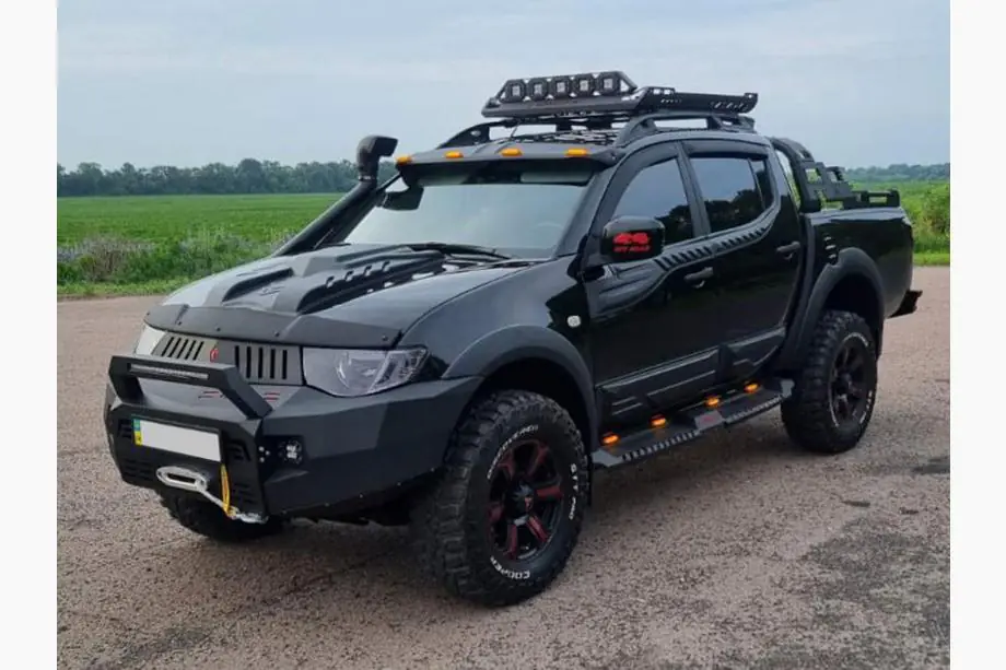 Mitsubishi L200 2006-2015 Türleisten (4 Stk, ABS) Image
