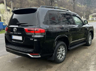 Toyota Land Cruiser 200 2007-2021 Facelift Kit auf LC 300 High-Line (Komplettset) Foto 6