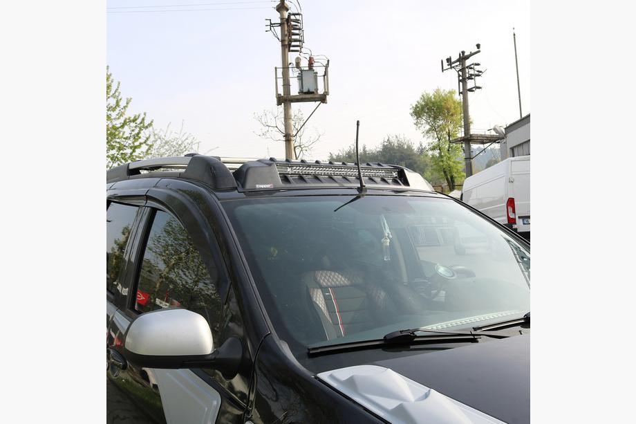 Dacia Duster 2008-2018 Frontscheibenblende V3 (LED) Image