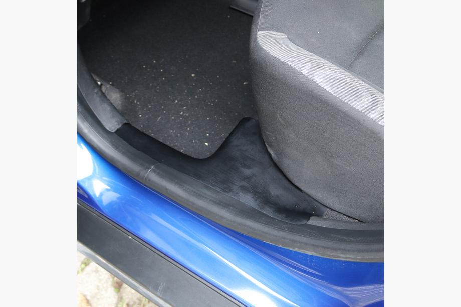 Dacia Duster 2018-2024 Innenschweller Abdeckungen EuroCap (5 Stk, ABS) Image