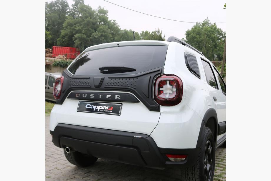 Renault Duster 2018-2024 Kunststoffabdeckung für Kofferraumklappe (1 Teil) Image
