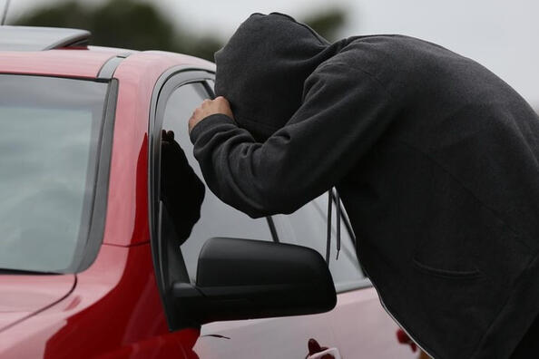 So schützen Sie ein Auto vor Eindringlingen