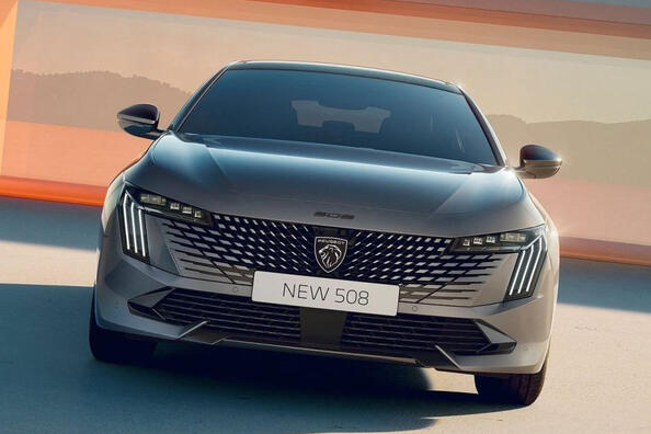 Peugeot 508 Facelift Liftback der zweiten Generation Foto 2