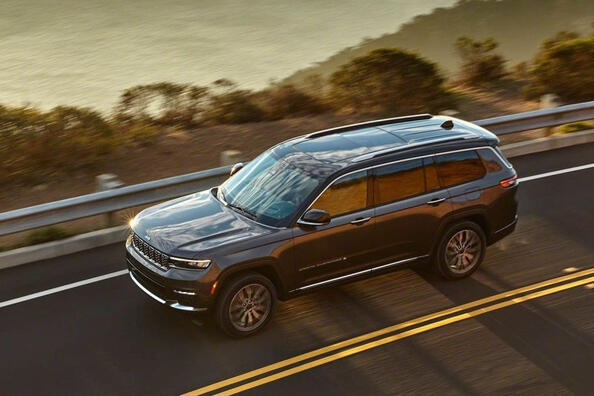 Jeep Grand Cherokee L Testbericht: Der Inbegriff von Luxus und Kraft Foto 2