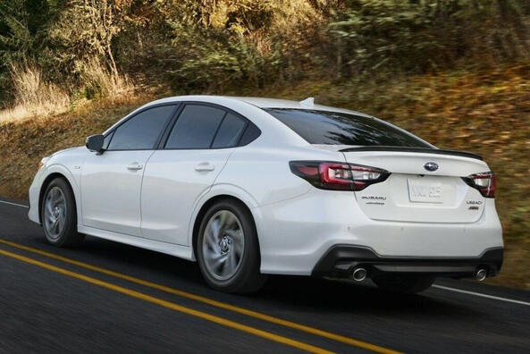 Testbericht zur aktualisierten Allrad-Limousine Subaru Legacy Foto 4