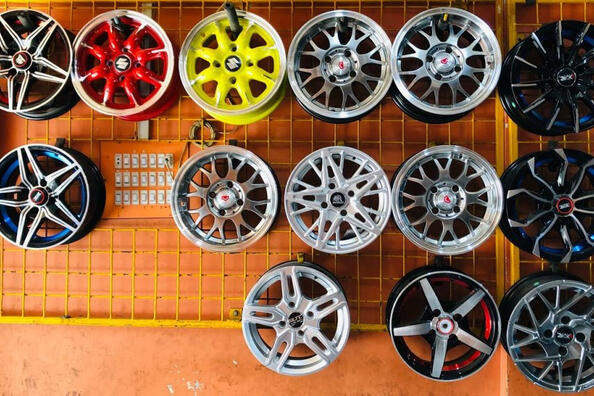 Wie wählt man die Farbe der Felgen für ein Auto aus?