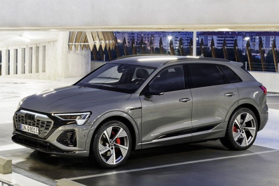 Elektrischer Allrad-Crossover Audi Q8 e-tron