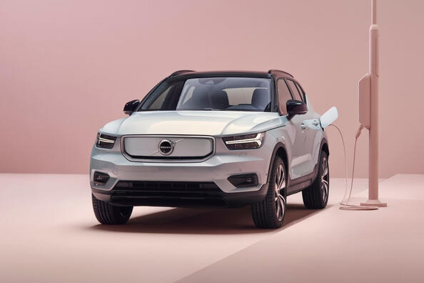 Crossover mit elektrischem Allradantrieb Volvo XC40 Recharge Foto 3