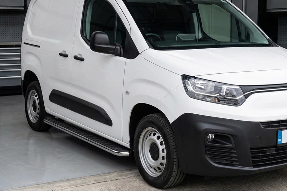 Fiat Doblo III 2023- Trittbretter Maydos V1 (2 Stk., Aluminium & Edelstahl) Image