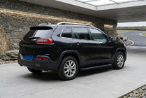 Jeep Cherokee KL 2013- Trittbretter Allmond Black (2 Stk., Aluminium) Foto 1