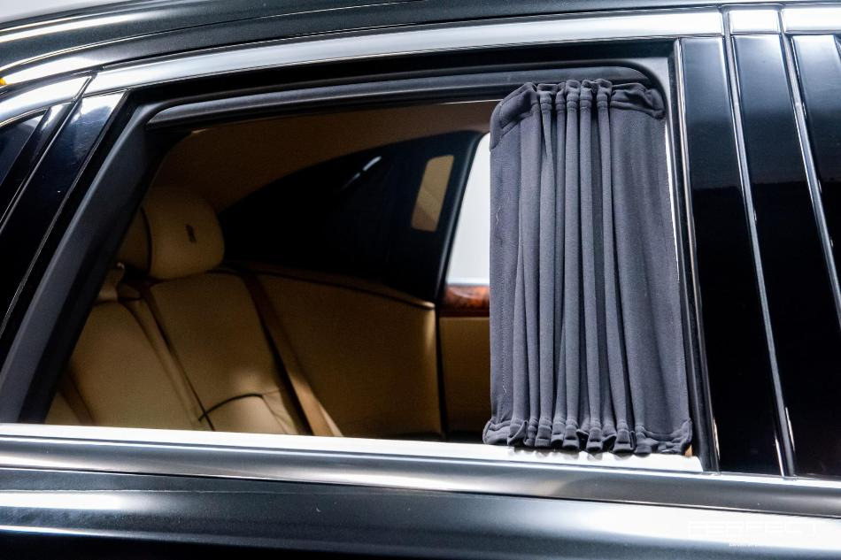 So wählen Sie Vorhänge für das Autofenster aus