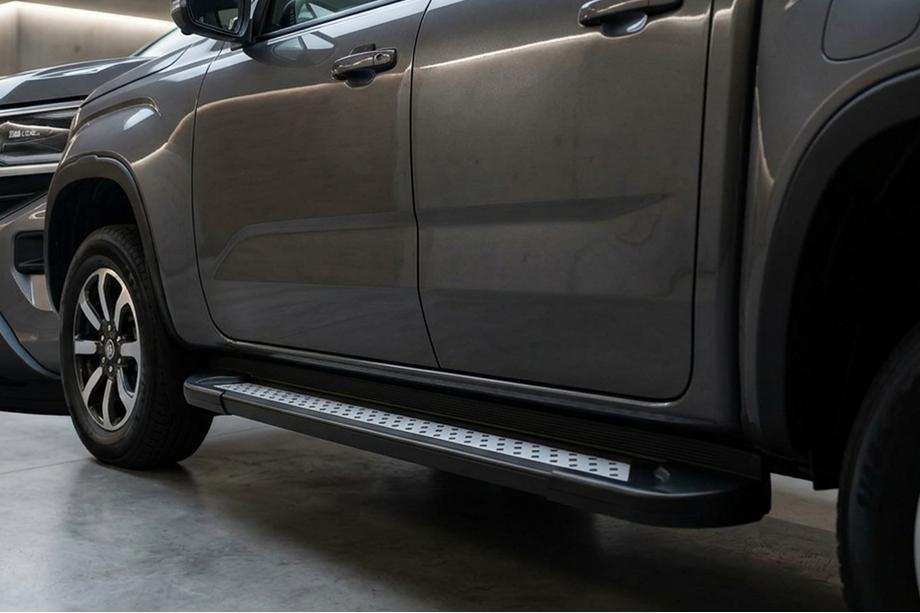 Volkswagen Amarok 2022- Seitenschweller Vision New Black (2 Stk., Aluminium) Image