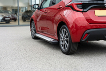Toyota Yaris/Yaris Cross (XP210) 2020- Trittbretter Allmond Grey (2 Stk., Aluminium) Foto 1