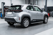 Toyota Yaris/Yaris Cross (XP210) 2020- Seitenschweller BlackLine (2 Stk., Aluminium) Foto 1